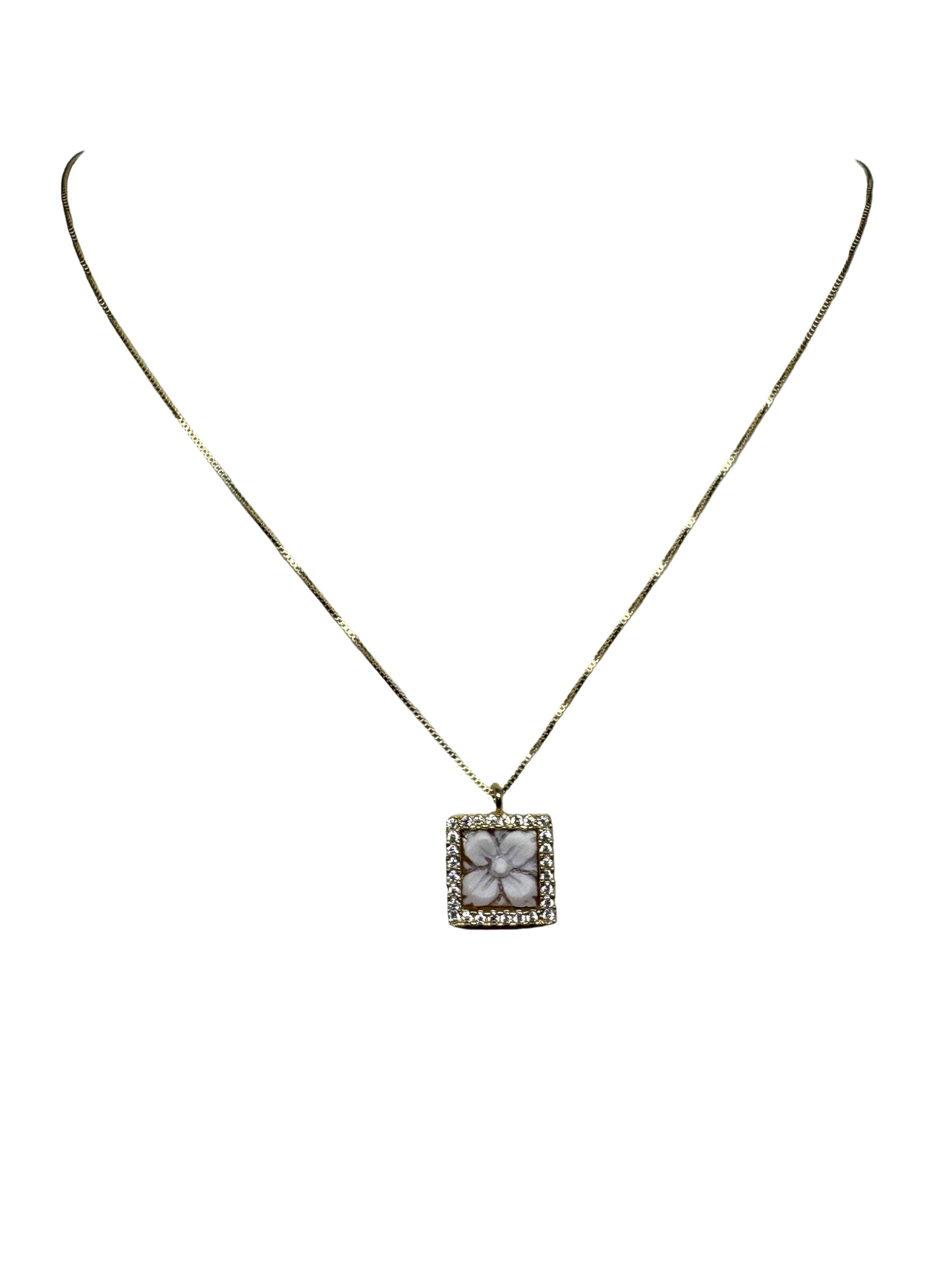 Collana in Cammeo incisione "Fiore"