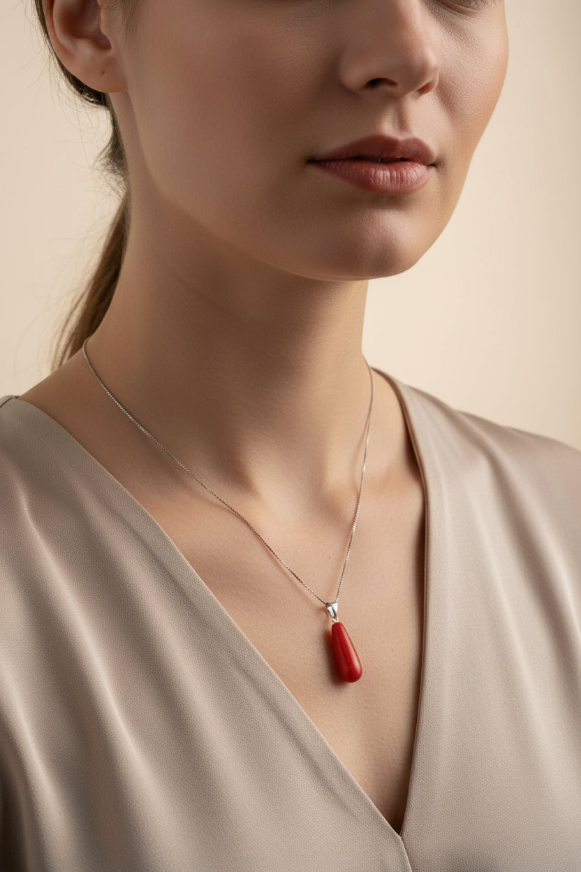 Collana in Argento con Pendente in Corallo