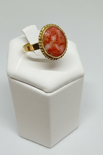 Anello in corallo incisione Volto di Donna