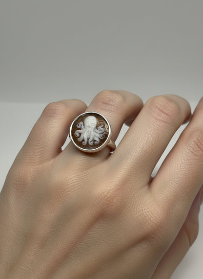Anello in Cammeo Artistico incisione "Polpo"