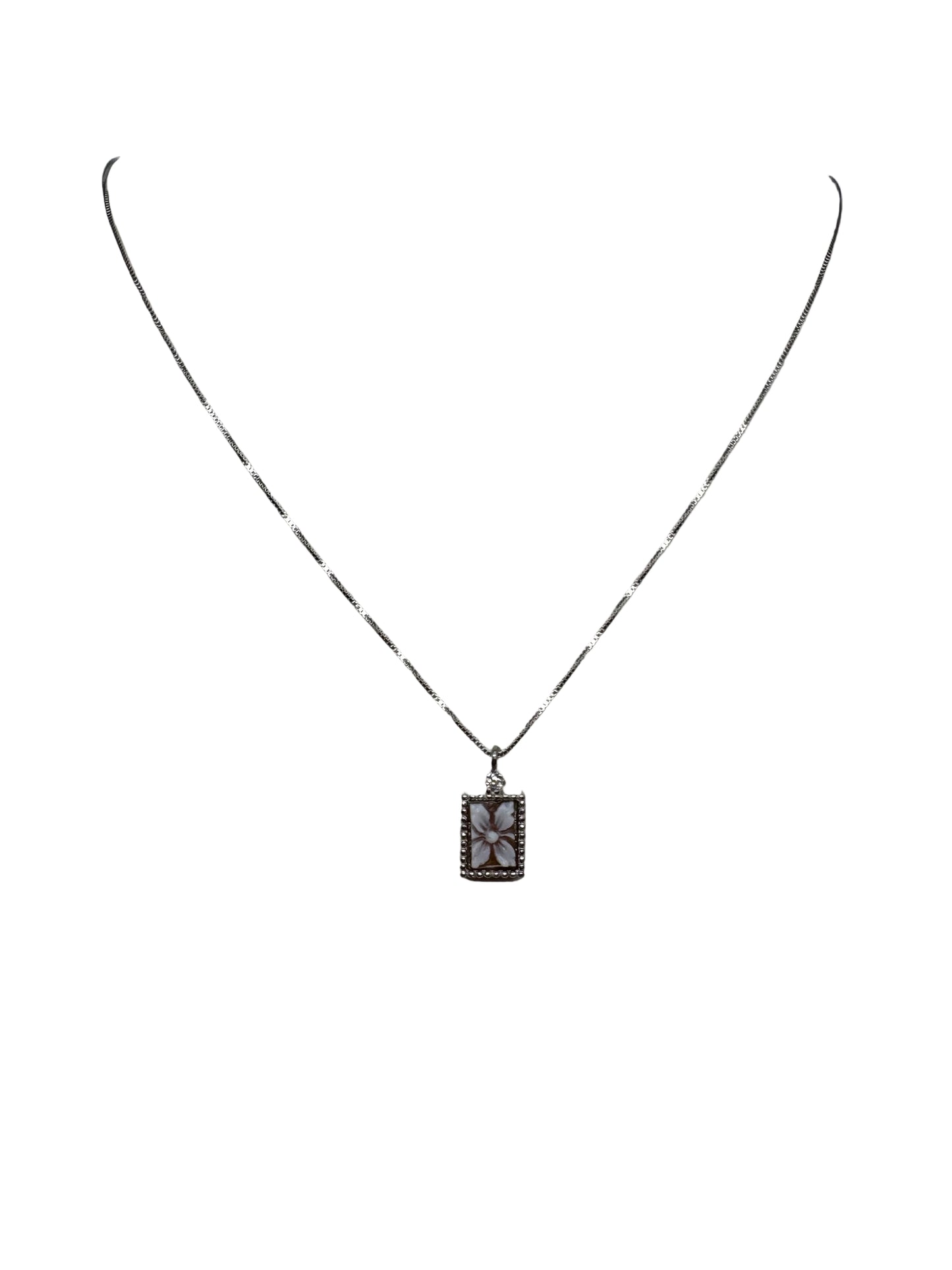 Collana in Cammeo incisione "Fiore"