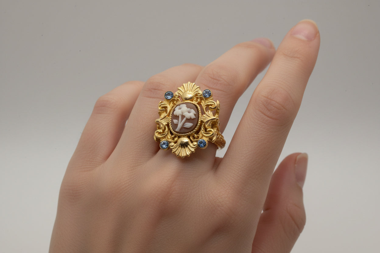 Anello in Cammeo incisione Fiore