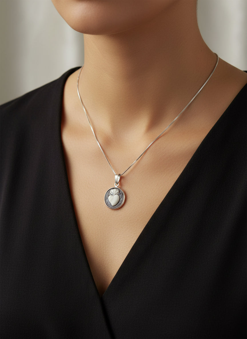 Pendente in Cammeo "Cuore Sacro"