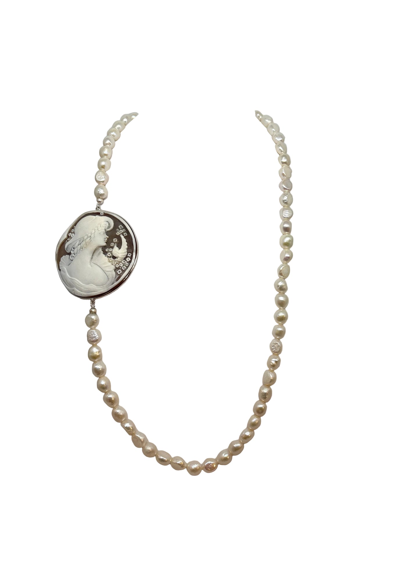 Collana in Perle e Cammeo incisione "Donna con Cappello e Uccellino"