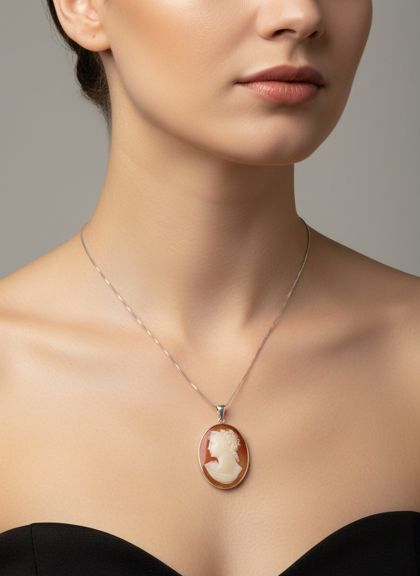 Pendente in Cammeo "Profilo di Donna"