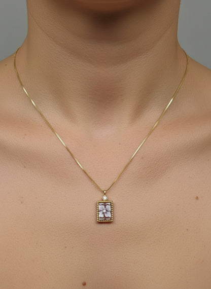 Collana in Cammeo incisione "Fiore"