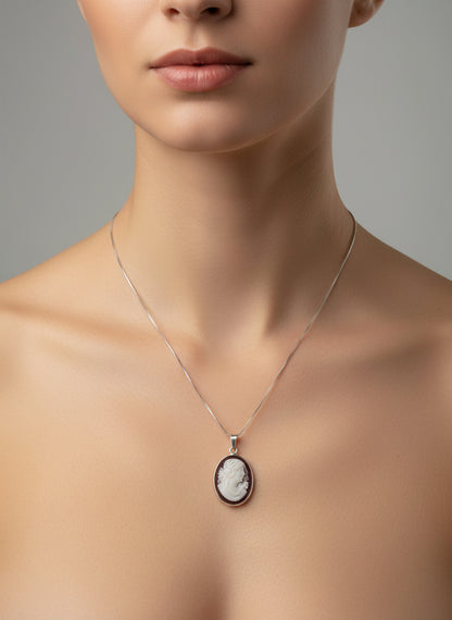 *Pendente in Cammeo Artistico incisione "Profilo di Donna"