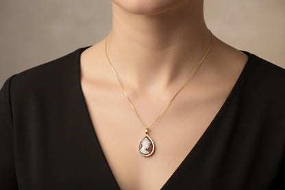 Collana in Cammeo incisione "Profilo di Donna"