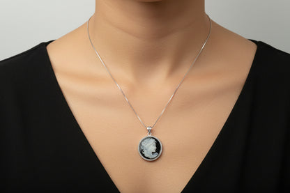 Collana in Cammeo incisione "Profilo di Donna"