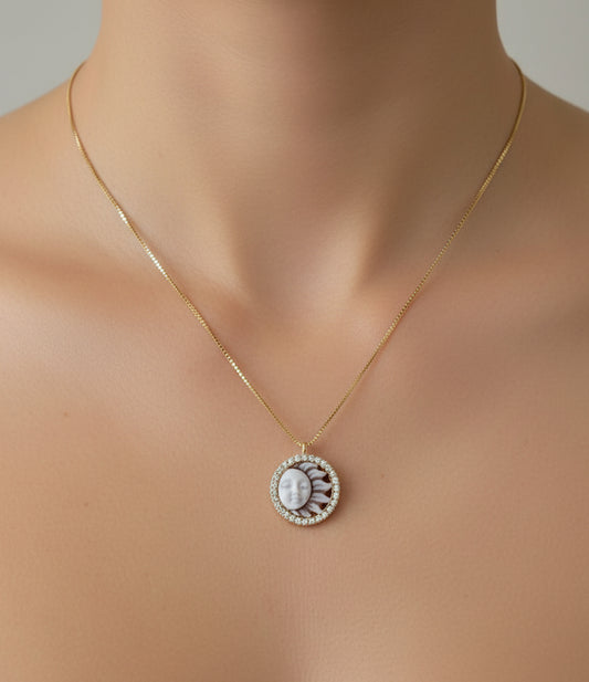 Collana in Cammeo incisione "Sole"