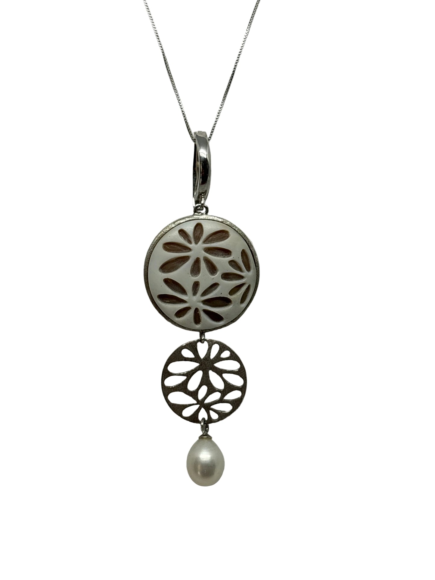 Pendente in Cammeo incisione "Inversa Fiori"