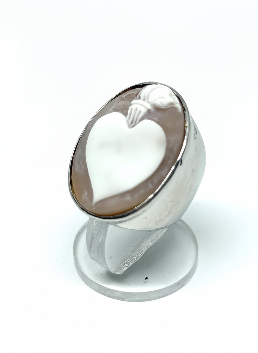 Anello in Cammeo Incisione "Cuore Sacro"