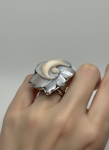 Anello in Cammeo "Fiore in Rilievo"