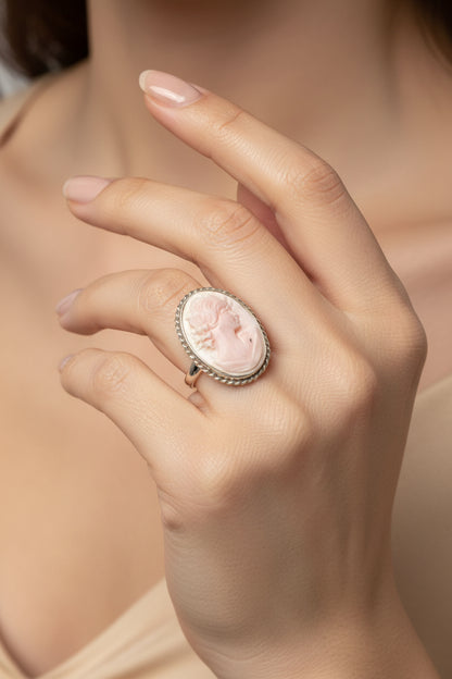 Anello in Cammeo incisione Volto di Donna