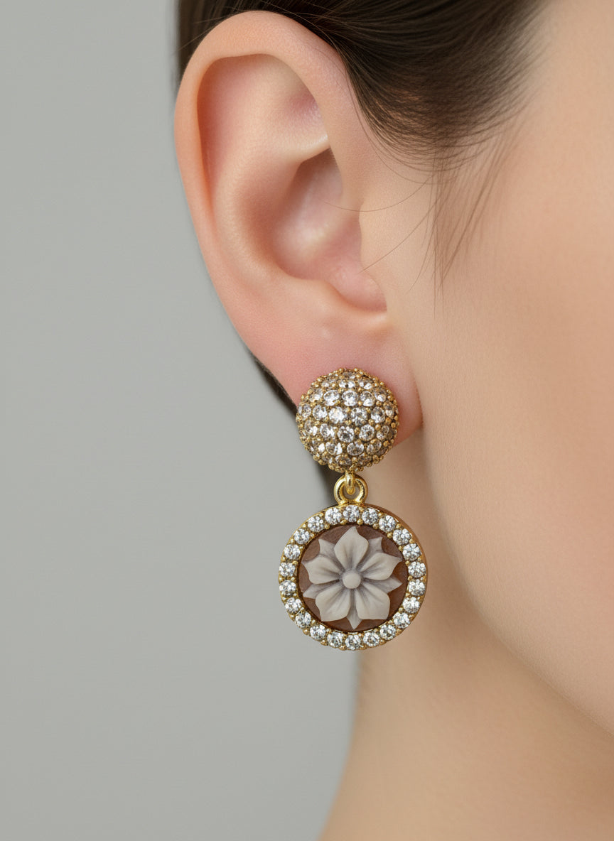 Orecchini in Cammeo incisione "Fiore"