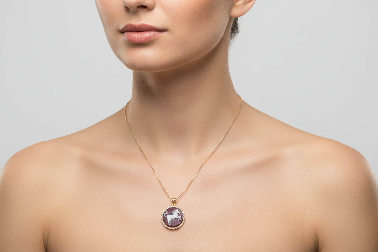 Collana in Cammeo incisione "Cavallo"