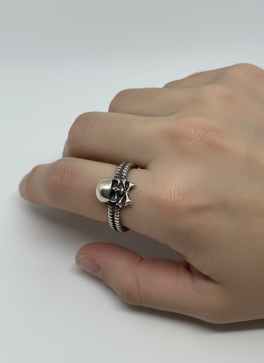 Anello in Argento " Incisione Teschio"