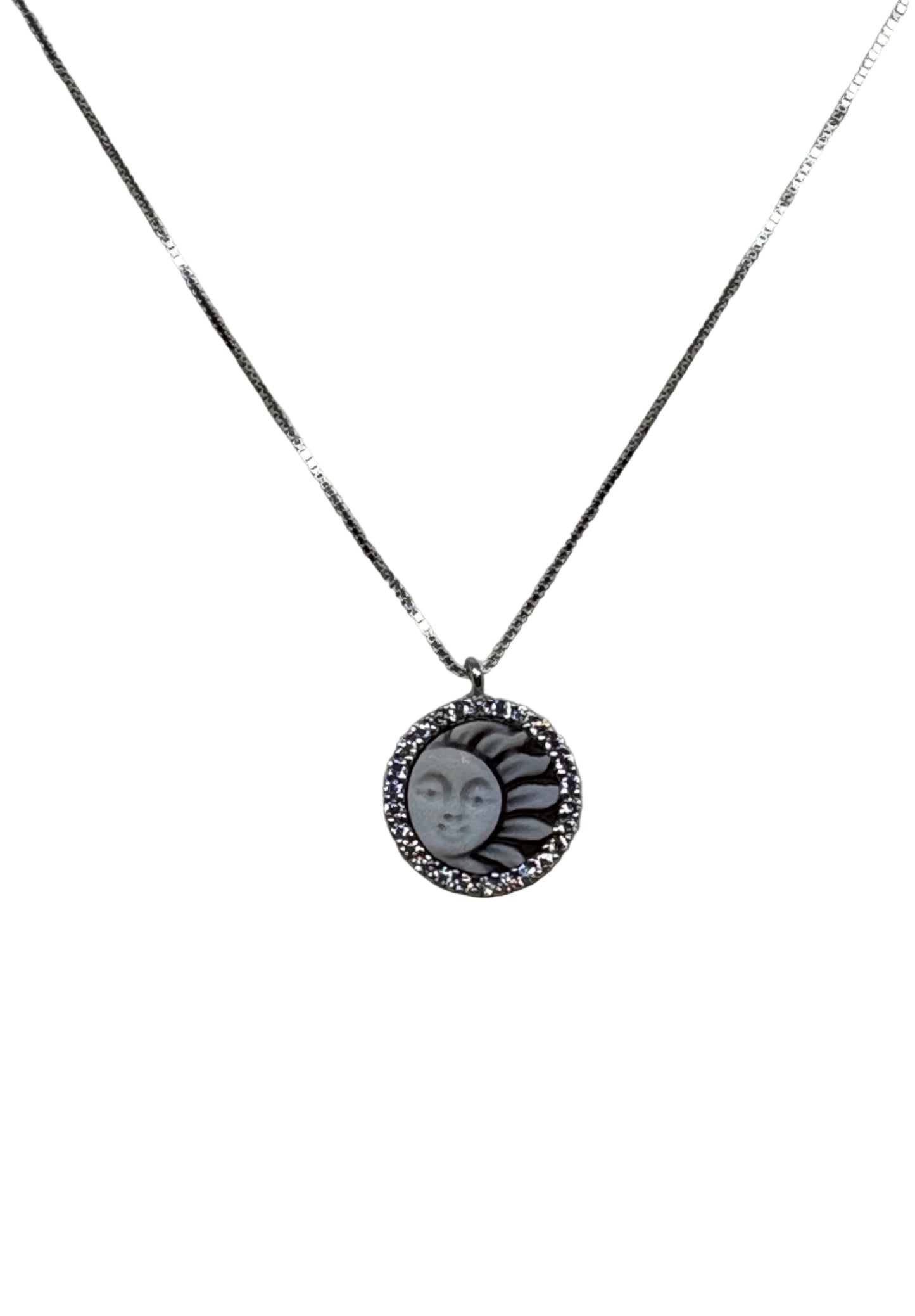 Collana in Cammeo incisione "Sole"