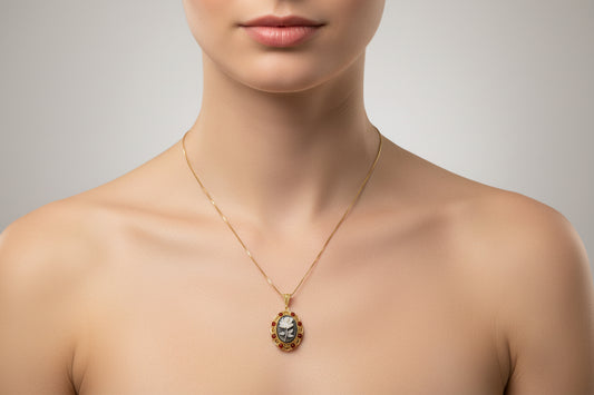 Collana in Cammeo e Corallo incisione Fiore