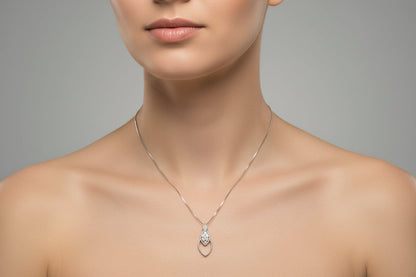 Collana in Cammeo incisione "Fiore"