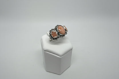 Anello in Cammeo e Corallo incisione "Fiori"
