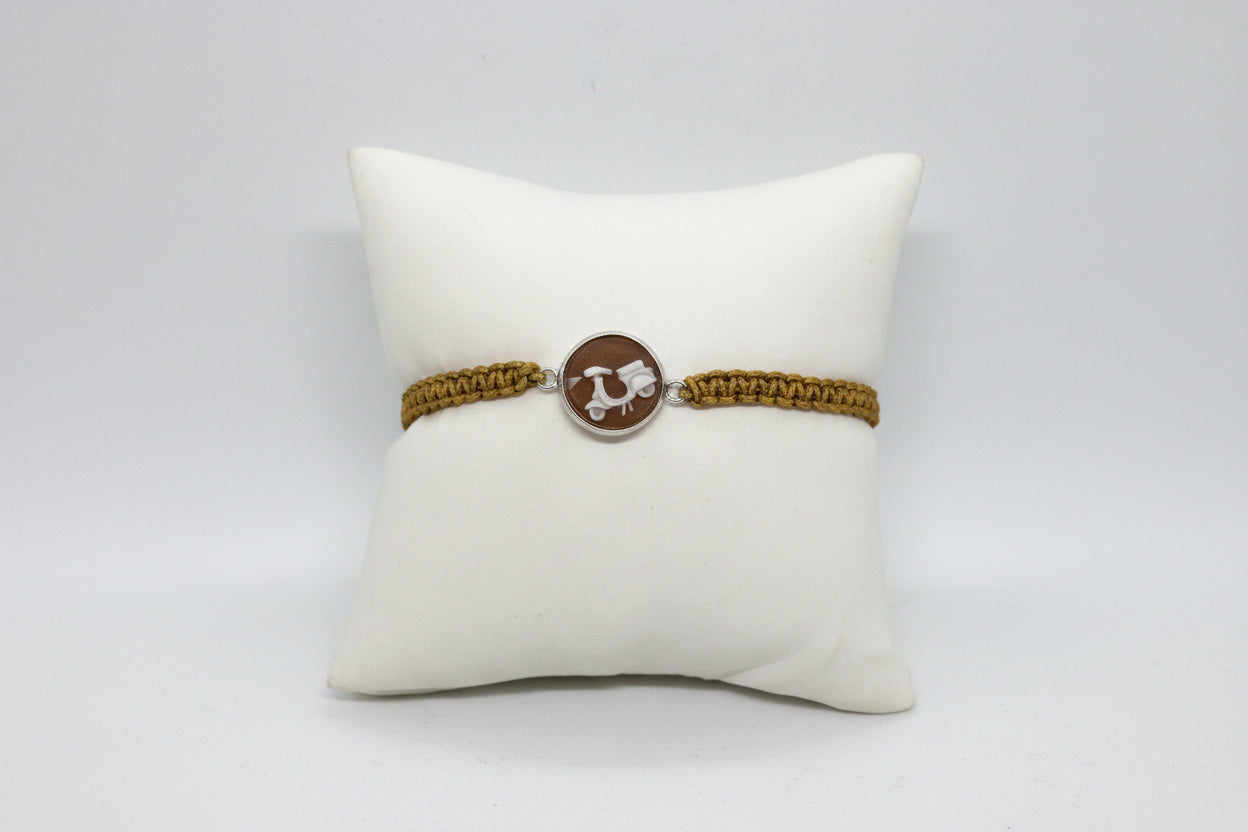 Bracciale in Cammeo incisione "Vespa"