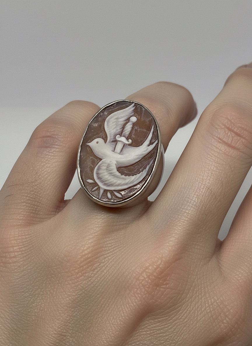 Anello in Cammeo Incisione “Colomba"
