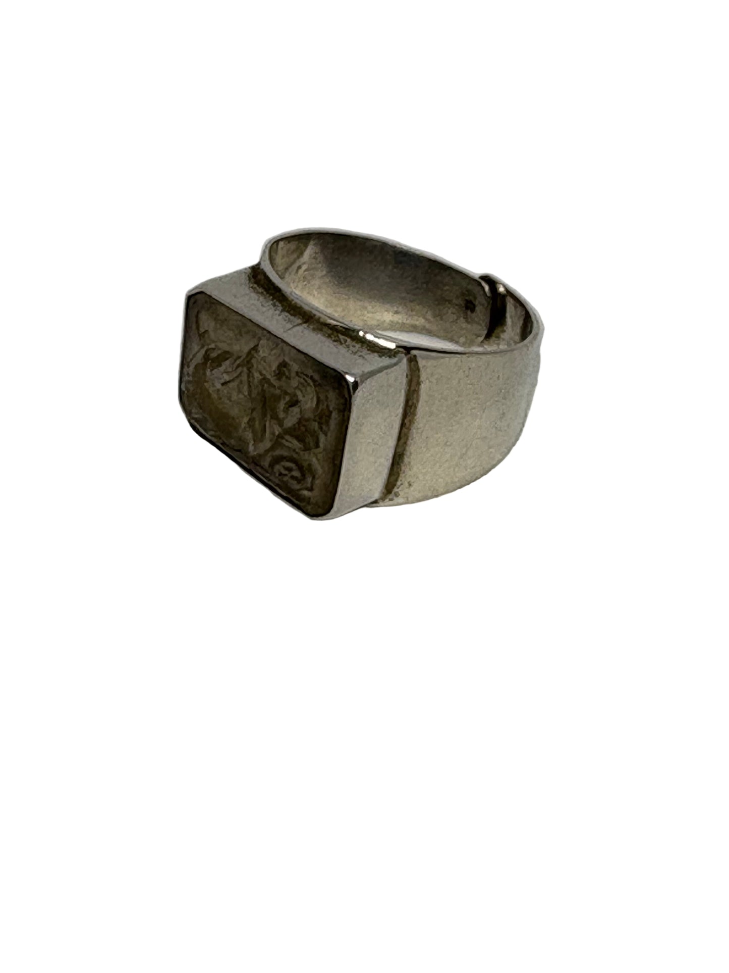 Anello in Cammeo e Pietra Lavica