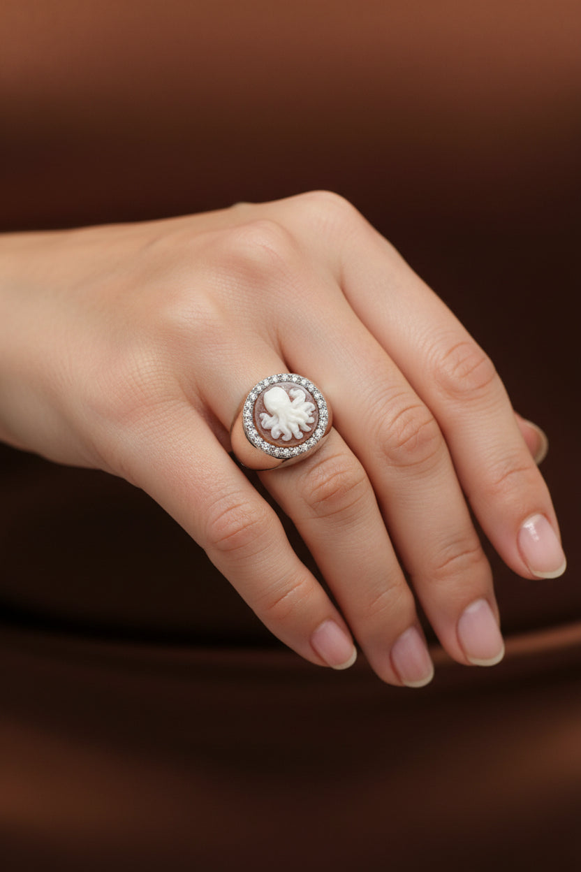 Anello in Cammeo incisione "Polpo"