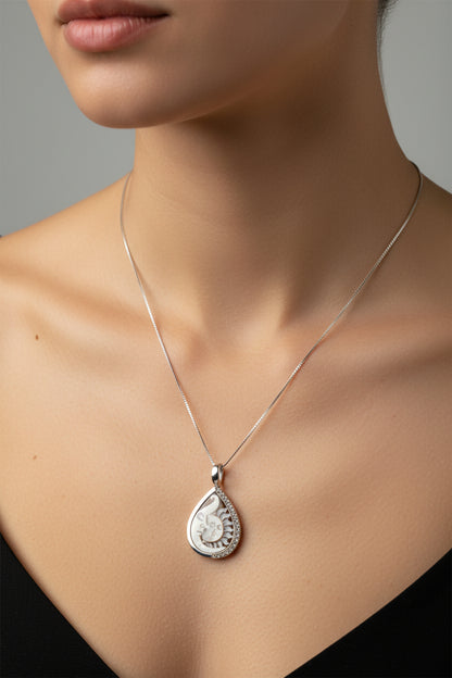 Collana in Cammeo incisione "Sole e Luna"