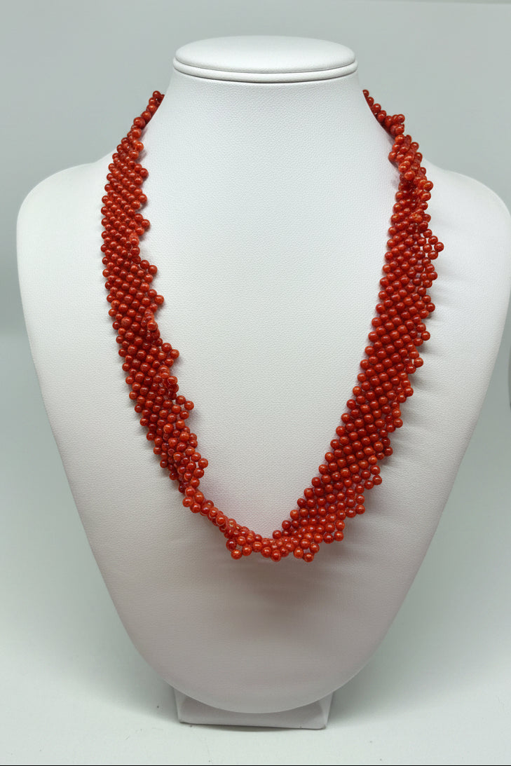 Collana in Corallo Tessito