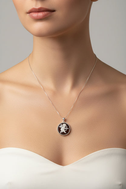 Collana in Cammeo incisione "Putto"