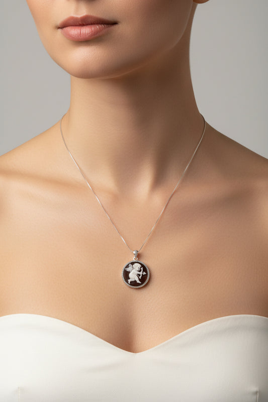 Collana in Cammeo incisione "Putto"