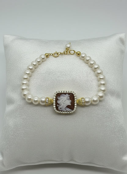 Bracciale in Perle e Cammeo incisione "Profilo di Donna"