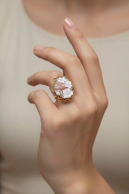Anello in Cammeo incisione Fiori