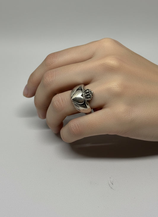 Anello in Cammeo  Raffigurante "Cuore Sacro"