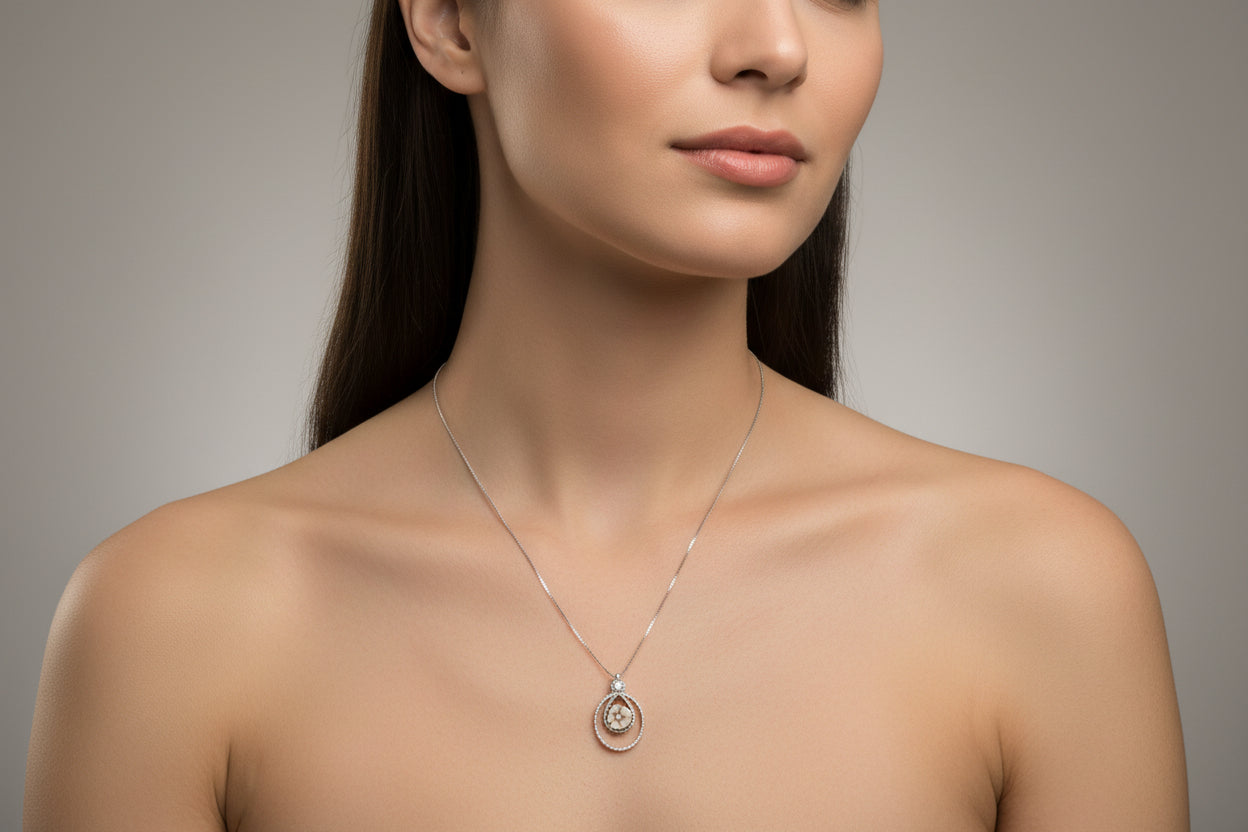 Collana in Cammeo incisione "Fiore"