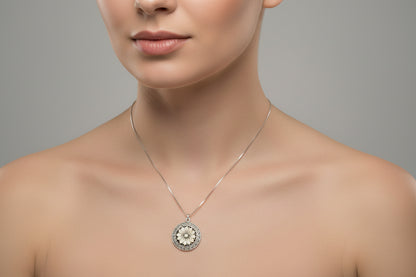 Collana in Cammeo incisione "Fiore"