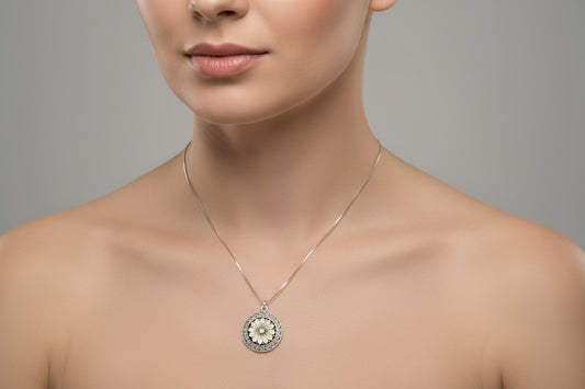 Collana in Cammeo incisione "Fiore"