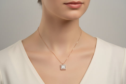 Collana in Cammeo incisione "Fiore”