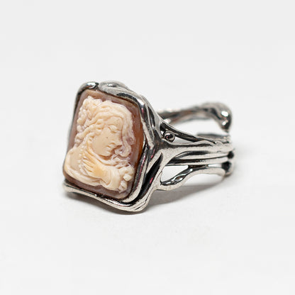 Anello-Cammeo-Artistico-Volto-di-Donna-con-Mano