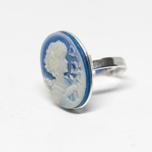 Venetian Cameo Ring Woman Profile