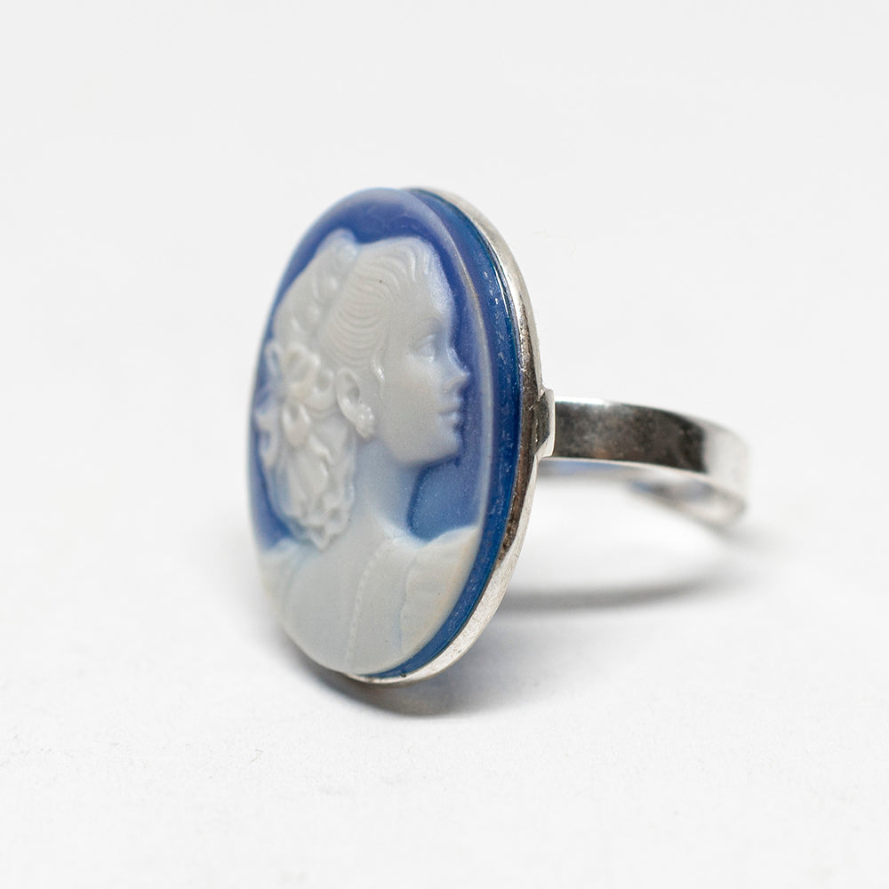 Venetian Cameo Ring Woman Profile