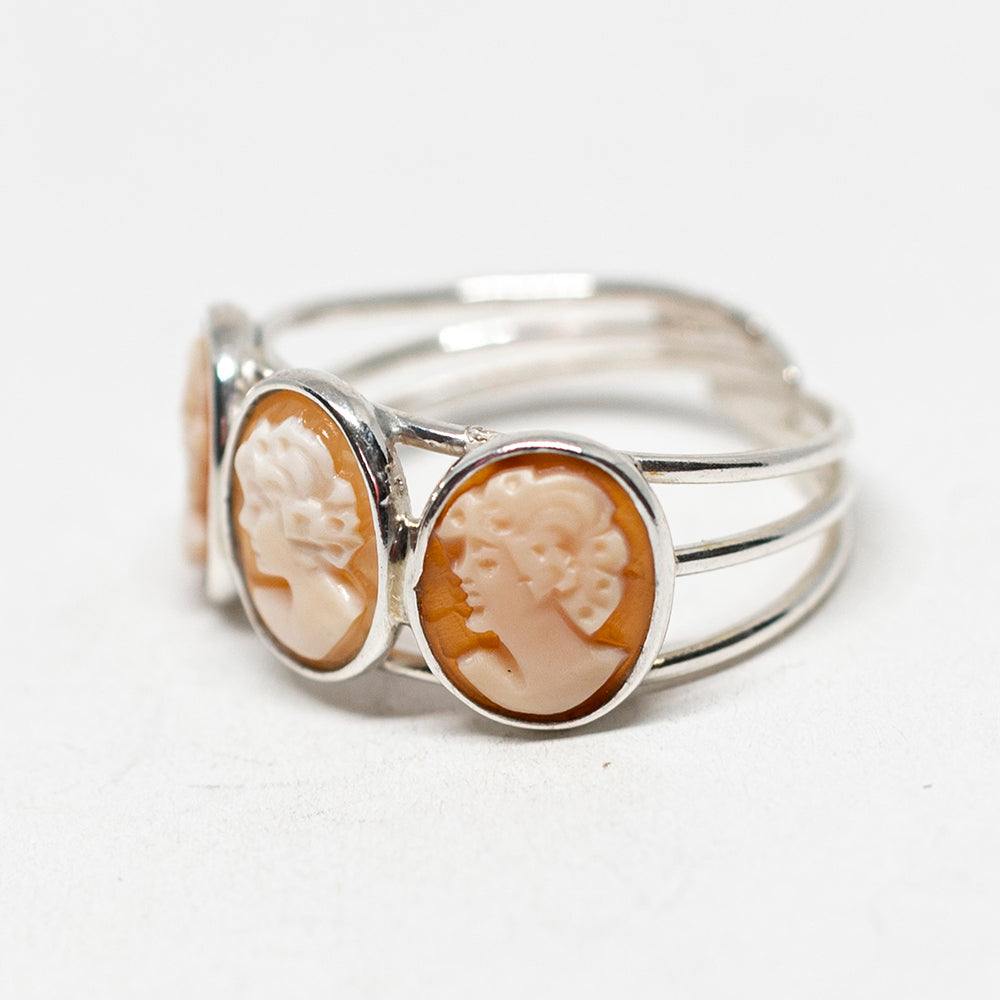 Anello con Tre Cammei Volto di Donna