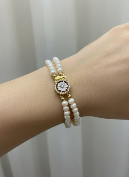Bracciale in Perle e Cammeo incisione "Fiore"