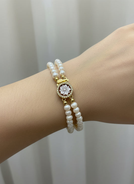 Bracciale in Perle e Cammeo incisione "Fiore"