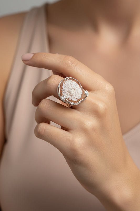 Anello in Cammeo incisione Fiori