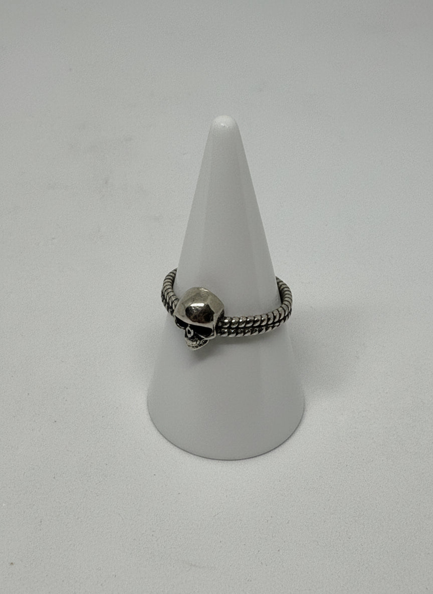 Anello in Argento "Incisione Teschio"