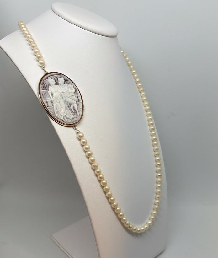 Collana in Perle e Cammeo incisione "Amanti"