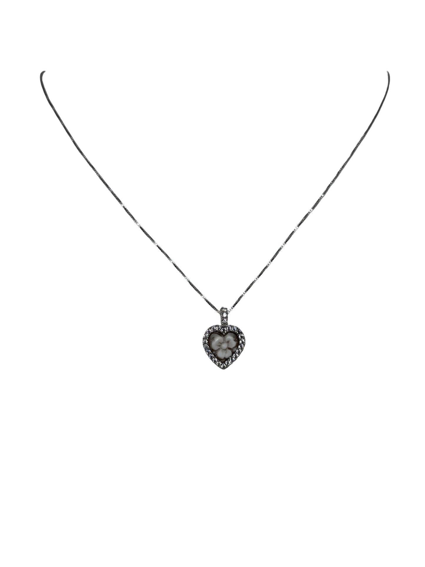 Collana in Cammeo Cuore incisione "Fiore"